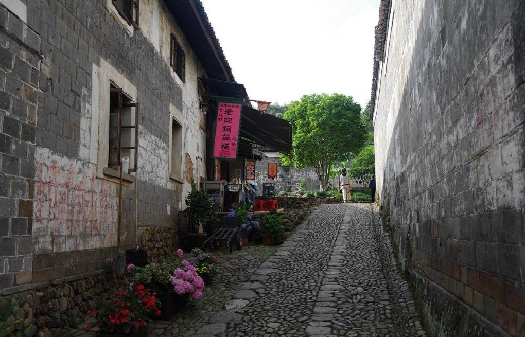 一个男生为什么突然变成这样?说自己是快递员,又说自己是大学老师,被嘲笑后突然发怒说我就是再玩你!知识星球平台,领略知识的魅力
